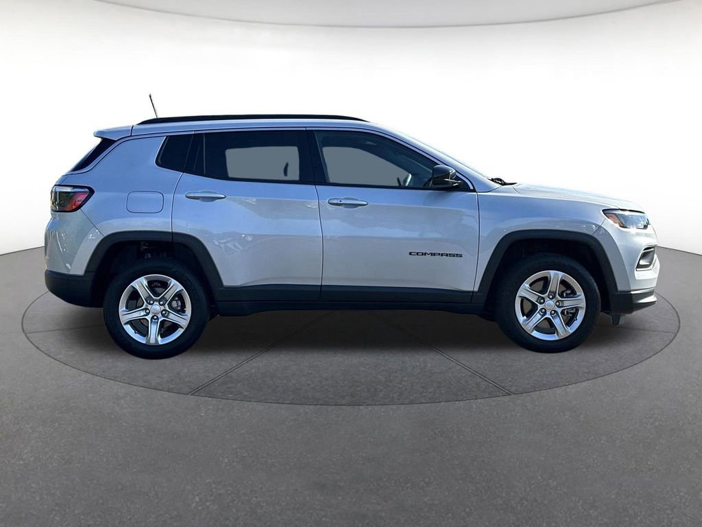 Certified 2024 Jeep Compass Latitude AWD/4WD image 7