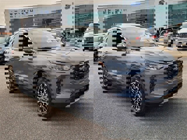 New 2025 Ford Escape SE