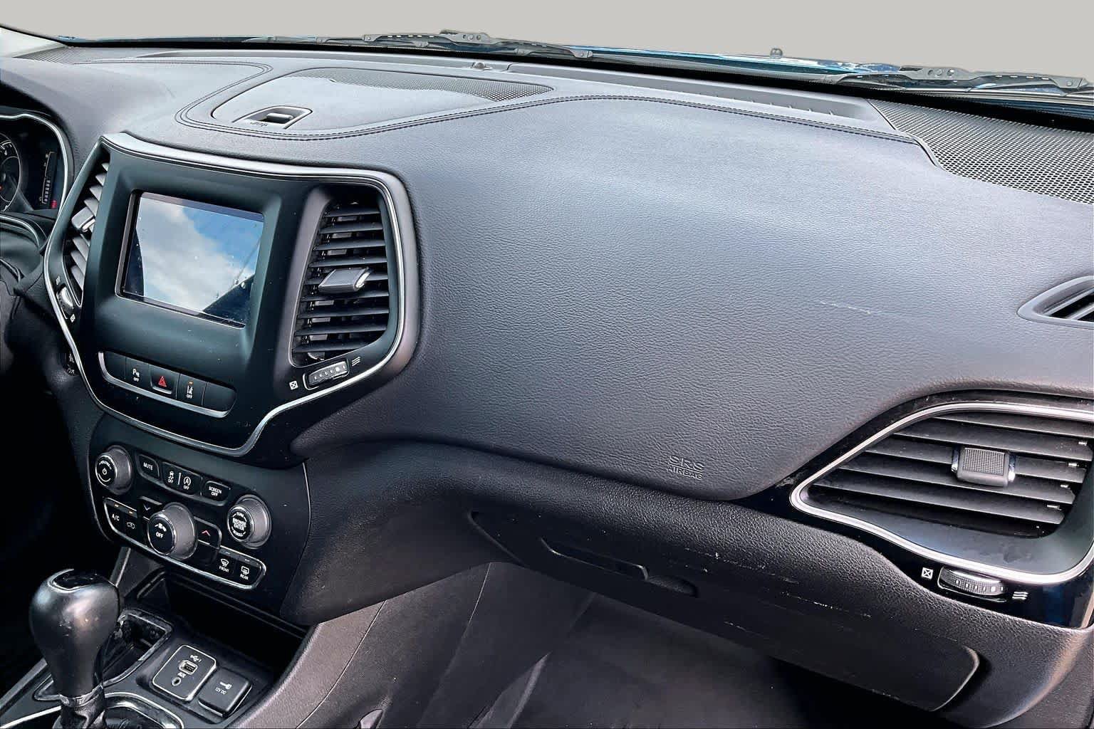 Used 2021 Jeep Cherokee Latitude Plus FWD image 23