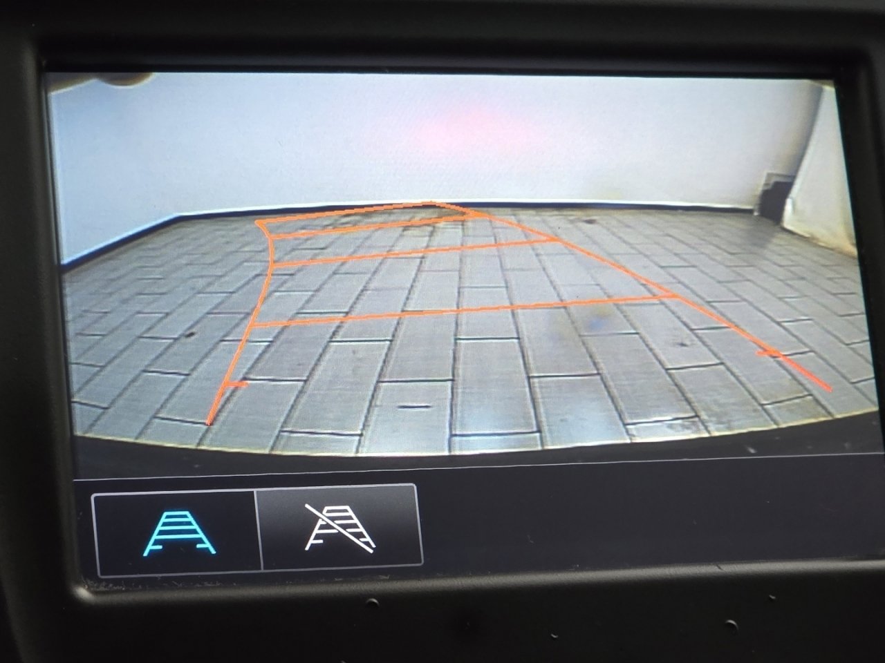 Used 2018 Chevrolet Equinox LT image 3