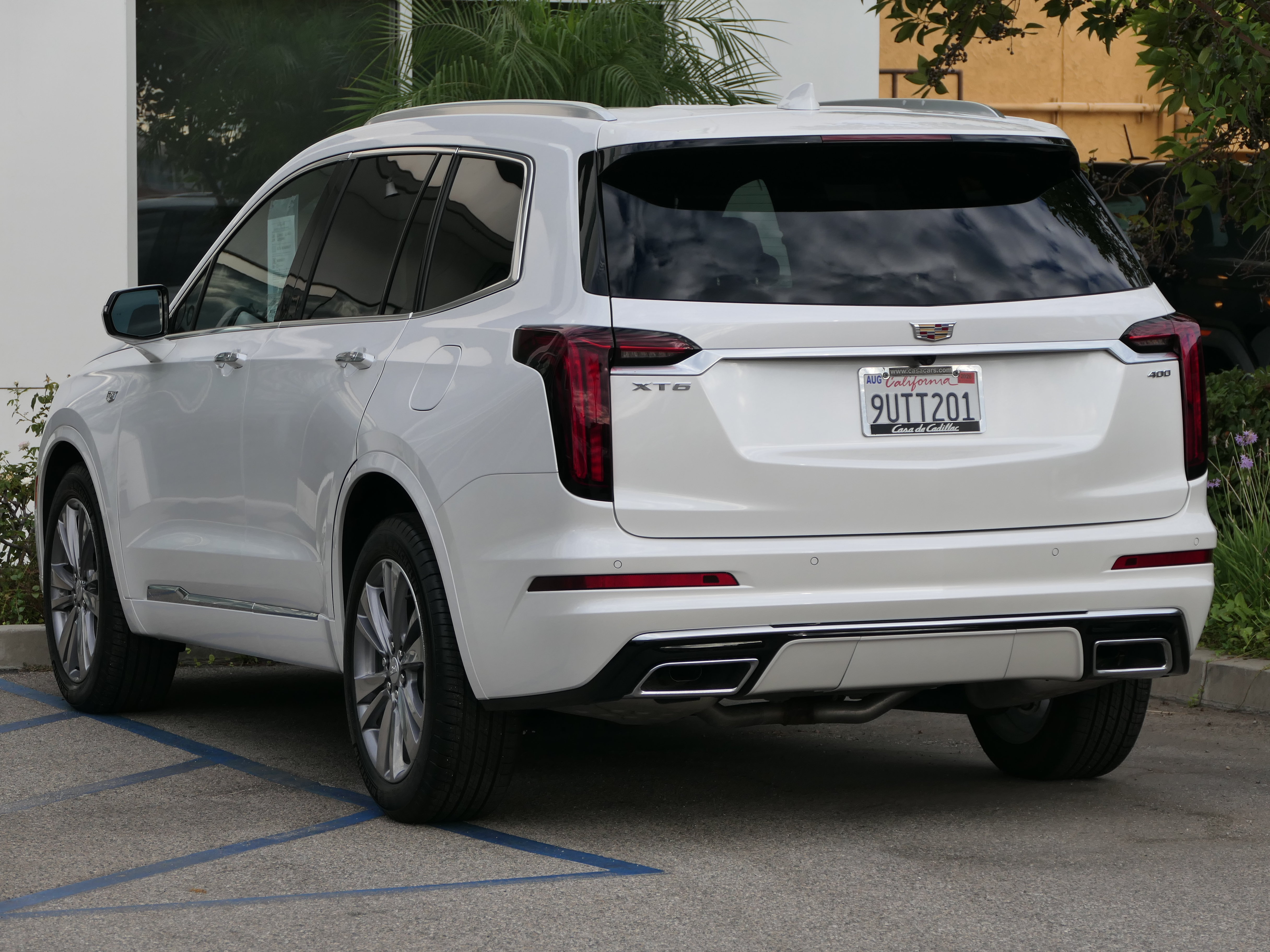 New 2025 Cadillac XT6 Premium Luxury FWD image 3