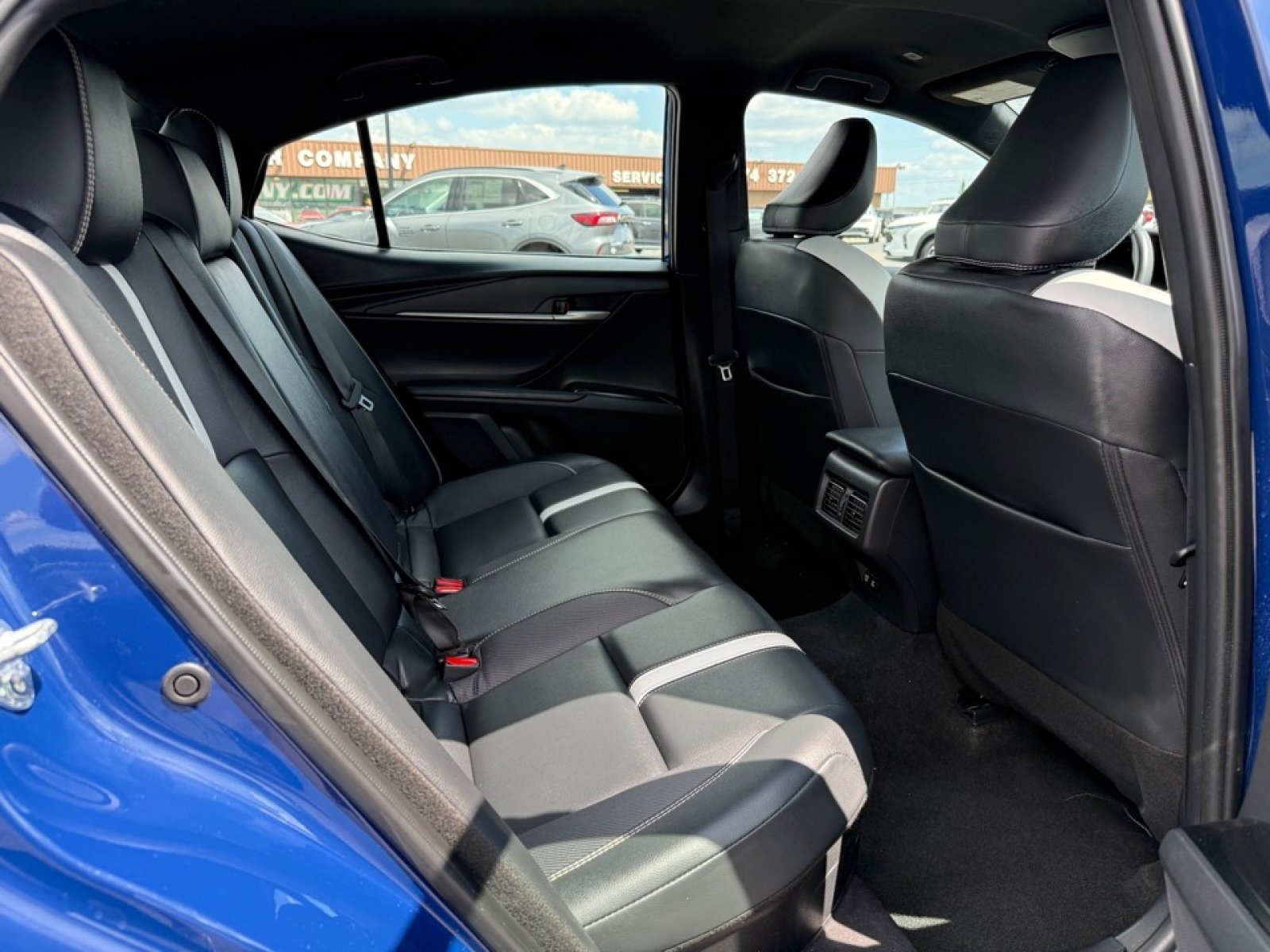 Used 2025 Toyota Camry SE FWD image 26