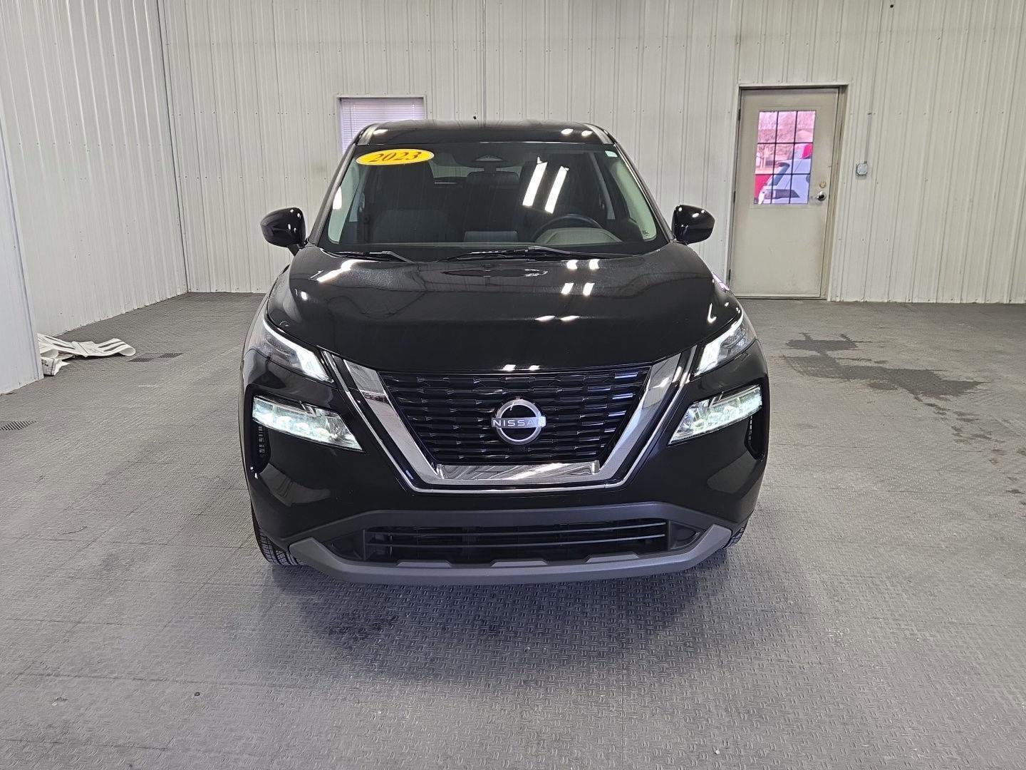 Used 2023 Nissan Rogue SV image 13