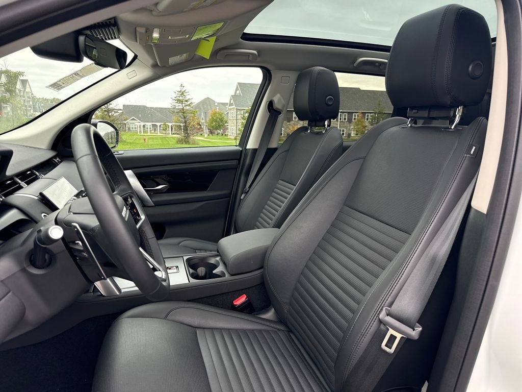New 2024 Land Rover Discovery Sport S image 11