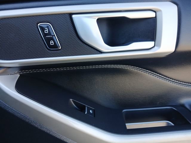 Used 2023 Ford Explorer XLT w/ Equipment Group 202A image 16