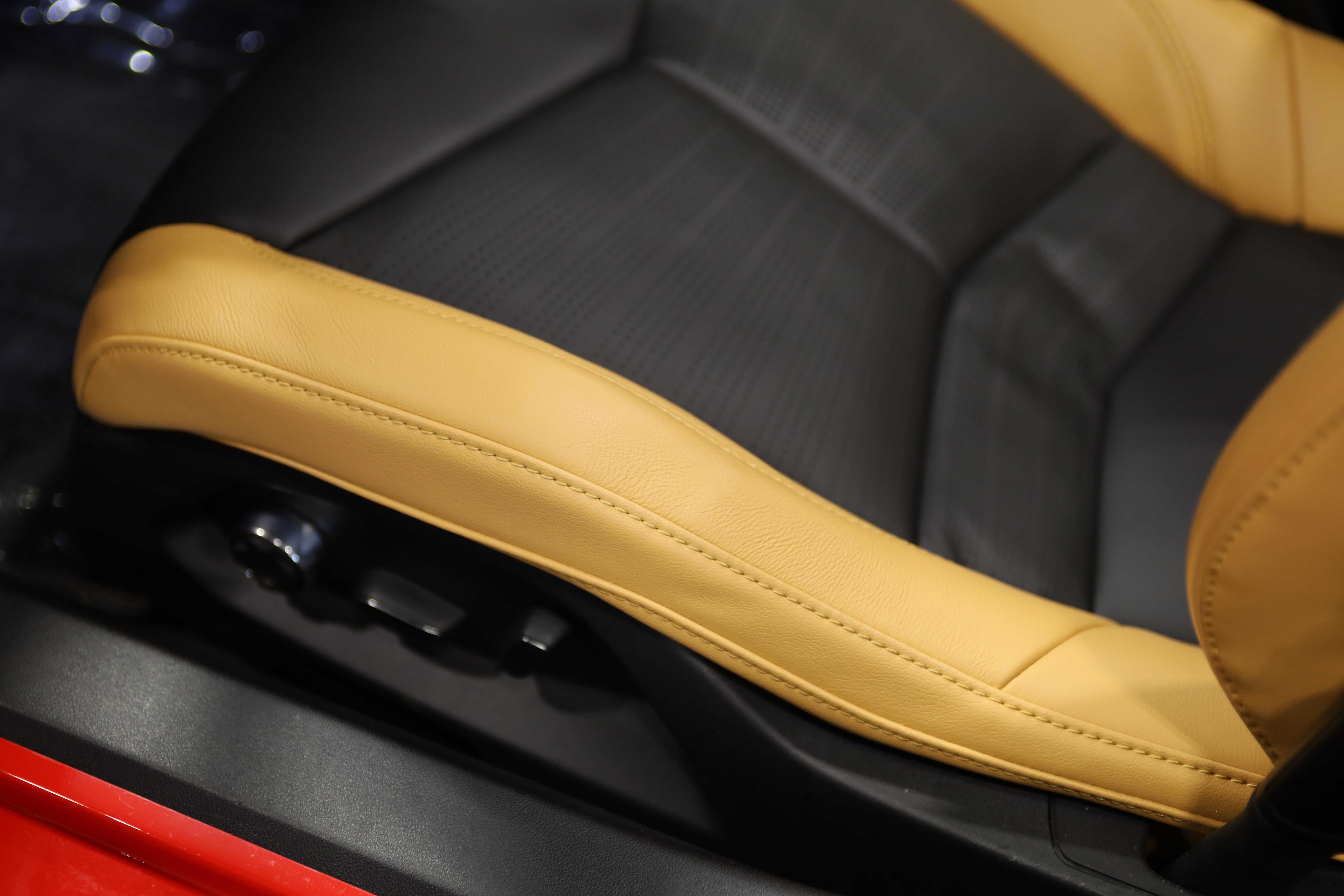 Used 2023 Chevrolet Corvette Stingray Preferred Conv w/ Z51 Performance Package RWD image 14
