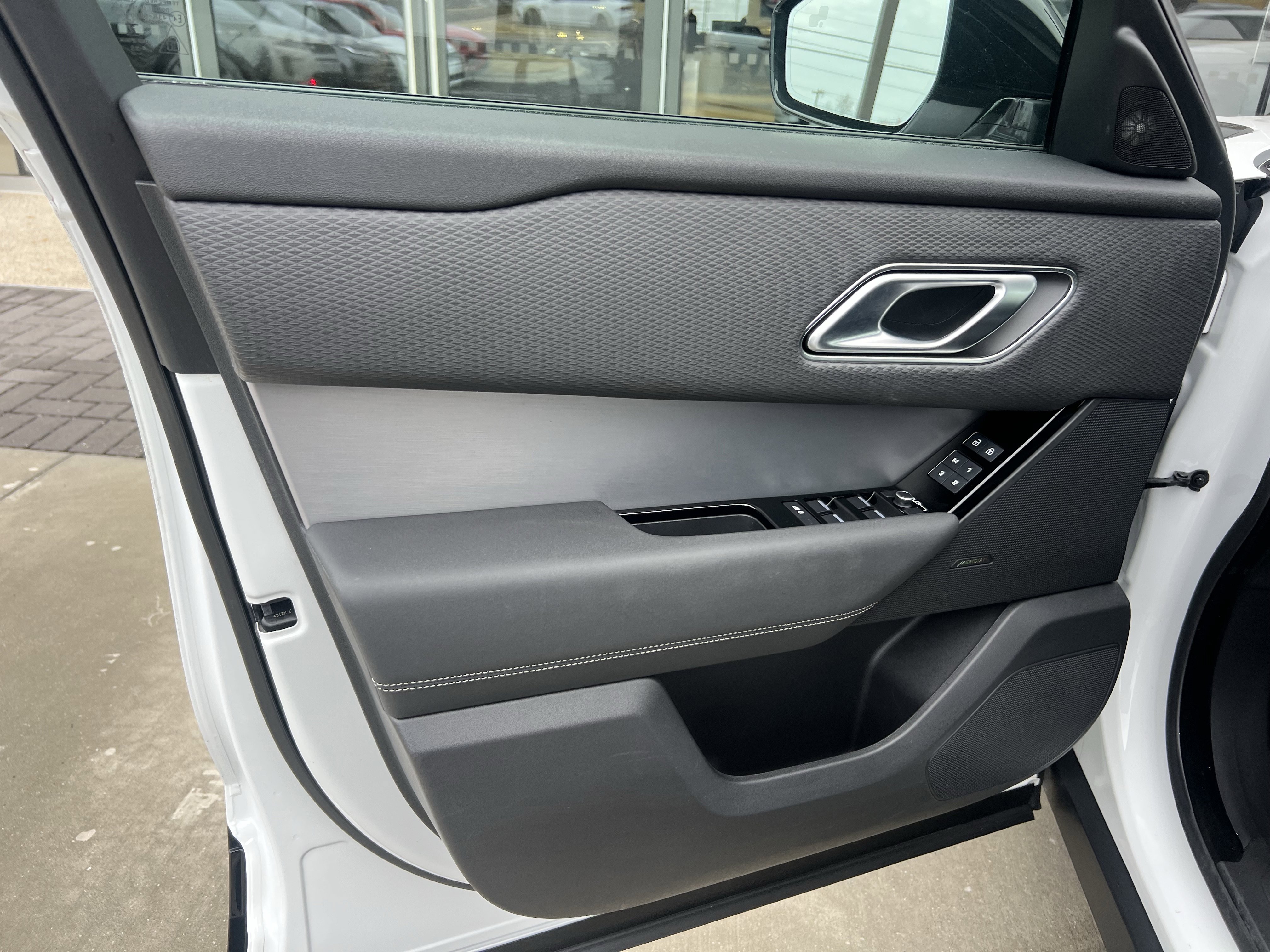 Certified 2023 Land Rover Range Rover Velar R-Dynamic S image 14