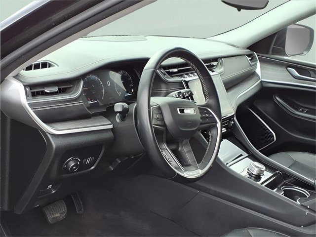 Used 2022 Jeep Grand Cherokee L Limited image 8