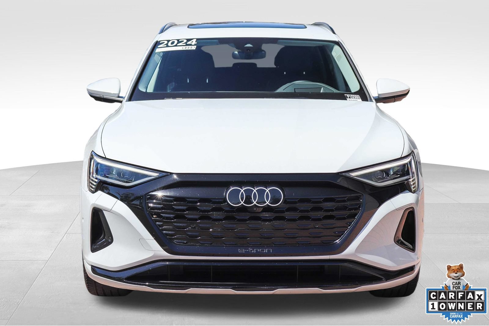 Certified 2024 Audi Q8 e-tron Prestige w/ Prestige Package AWD/4WD image 2
