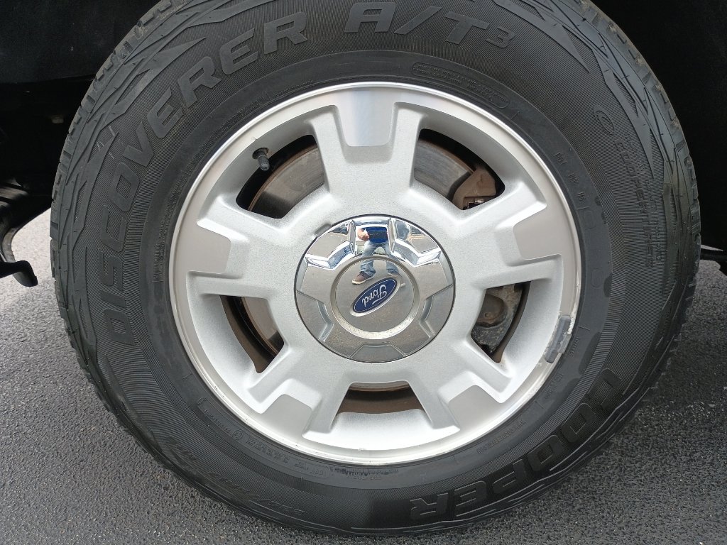 Used 2013 Ford F150 XLT w/ Mid Equipment Group RWD image 13