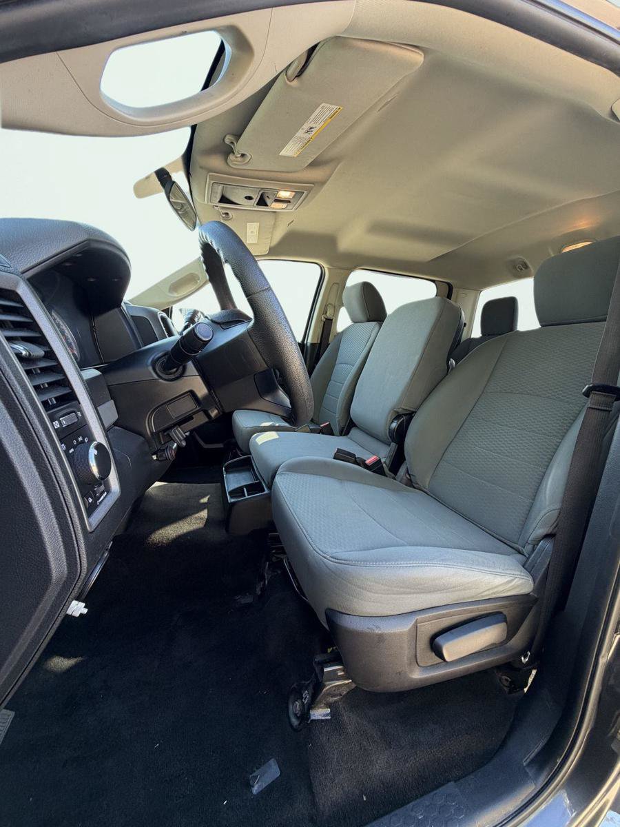 Used 2018 RAM 3500 Tradesman w/ Chrome Appearance Group AWD/4WD image 5