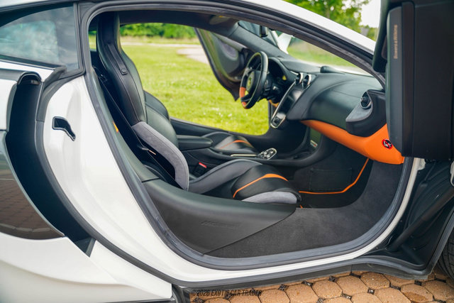 Used 2017 McLaren 570S Coupe RWD image 42