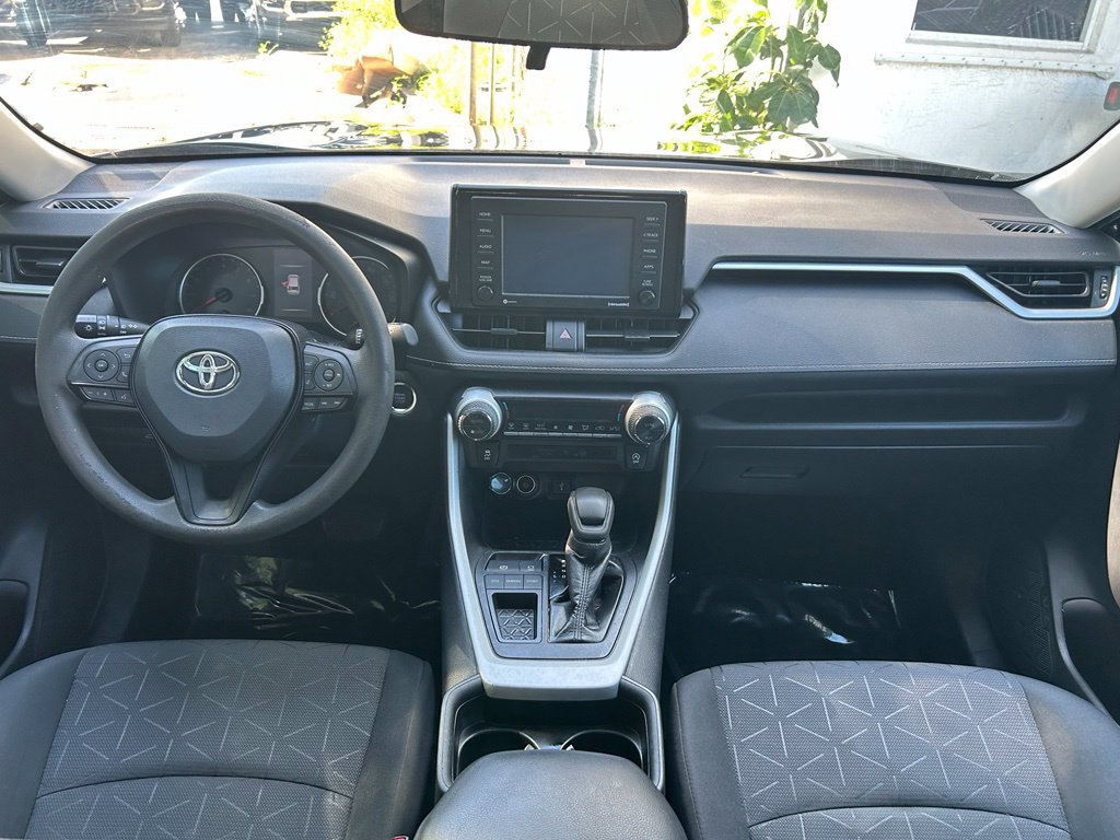 Used 2021 Toyota RAV4 XLE w/ Convenience Package FWD image 10