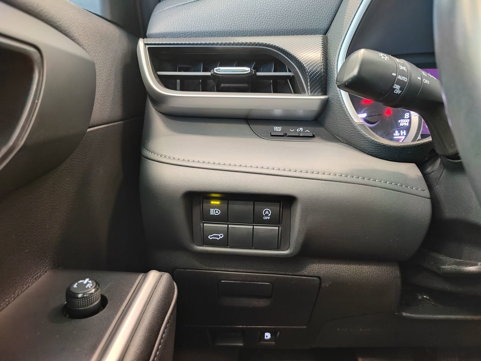 Used 2023 Toyota Highlander XSE image 25