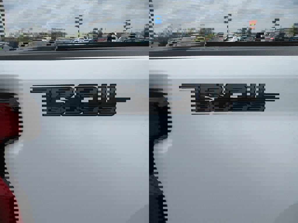 New 2026 Chevrolet Silverado 3500 LT image 13