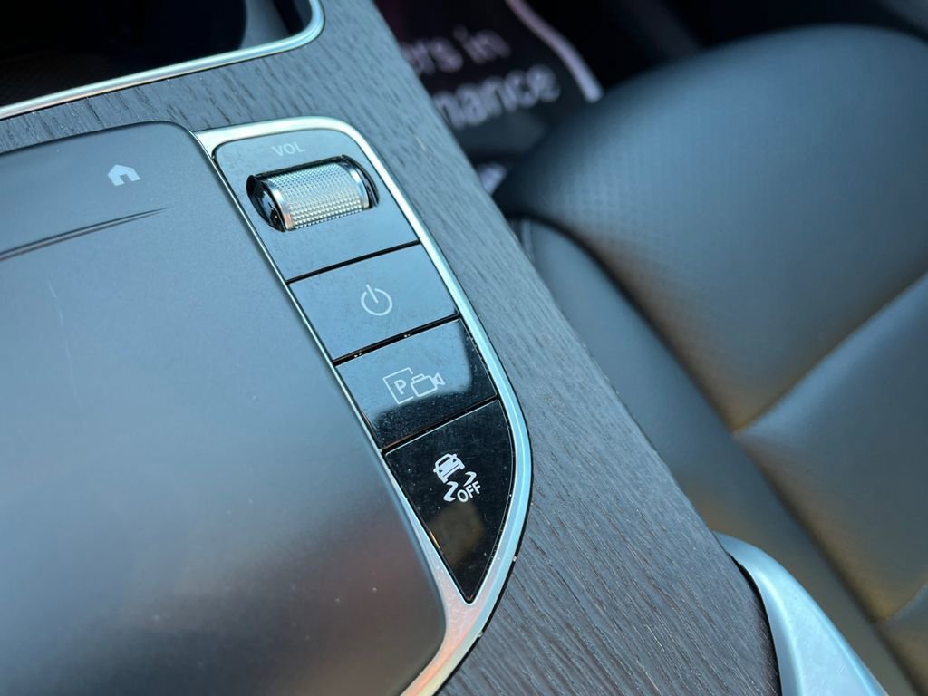 Certified 2022 Mercedes-Benz GLC 300 4MATIC w/ AMG Line image 26