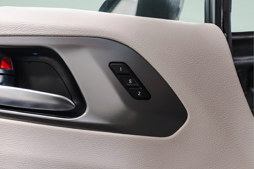 Used 2023 Chrysler Pacifica Touring-L FWD image 28