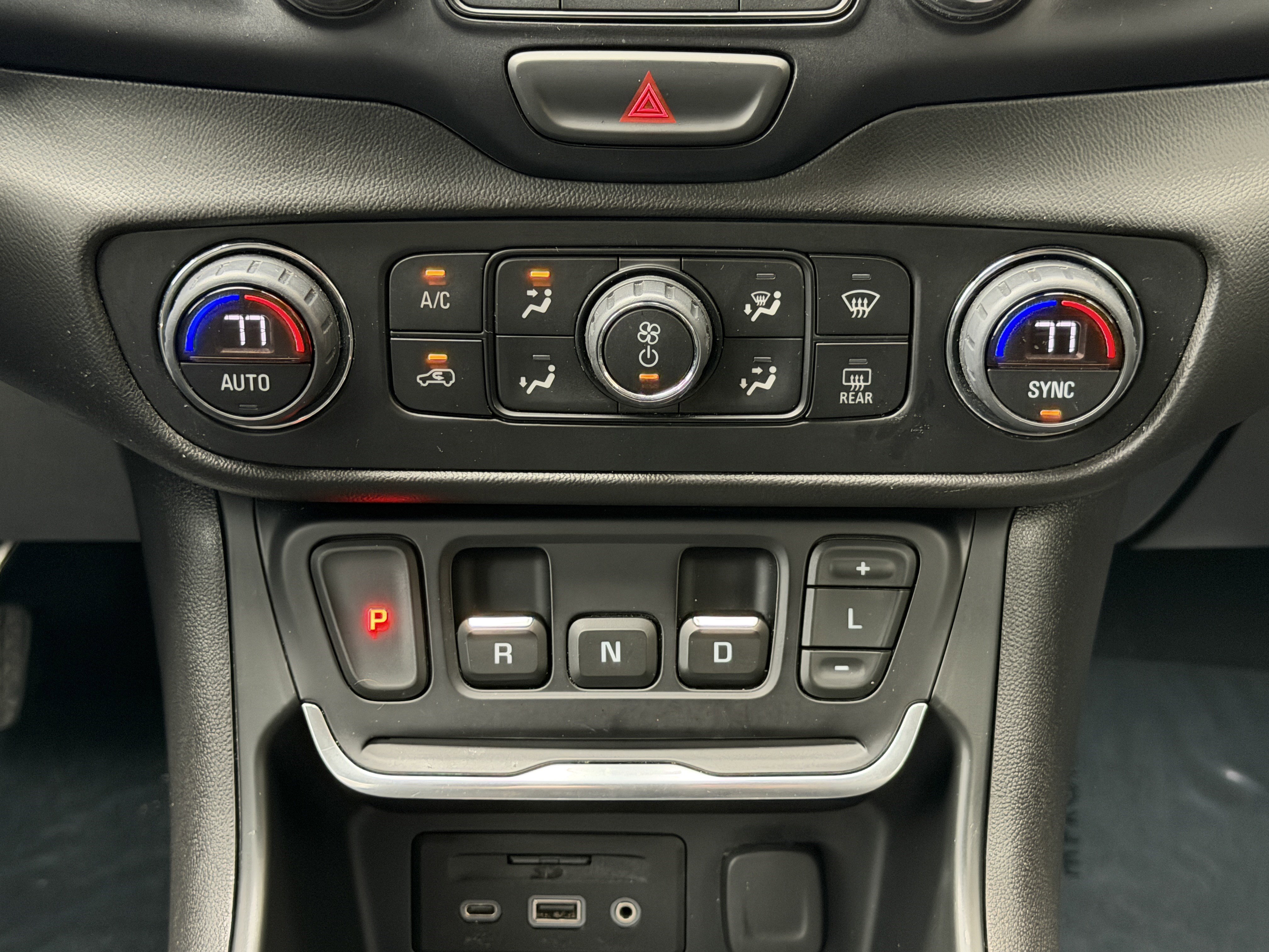 Certified 2021 GMC Terrain SLE w/ Driver Convenience Package image 23