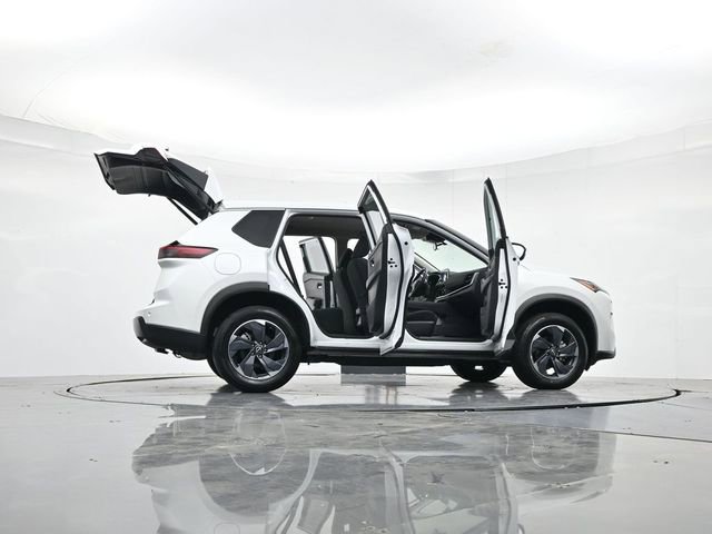 Used 2025 Nissan Rogue SV image 51