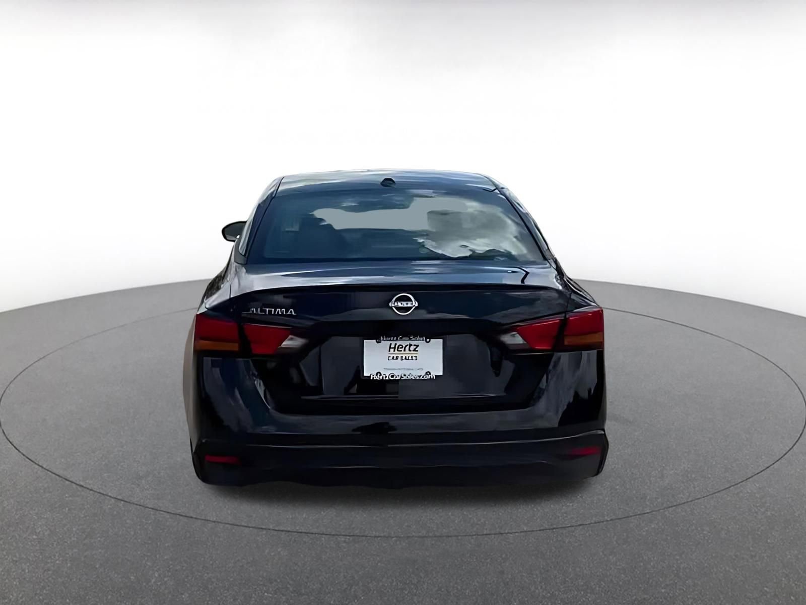 Used 2025 Nissan Altima 2.5 SV image 10