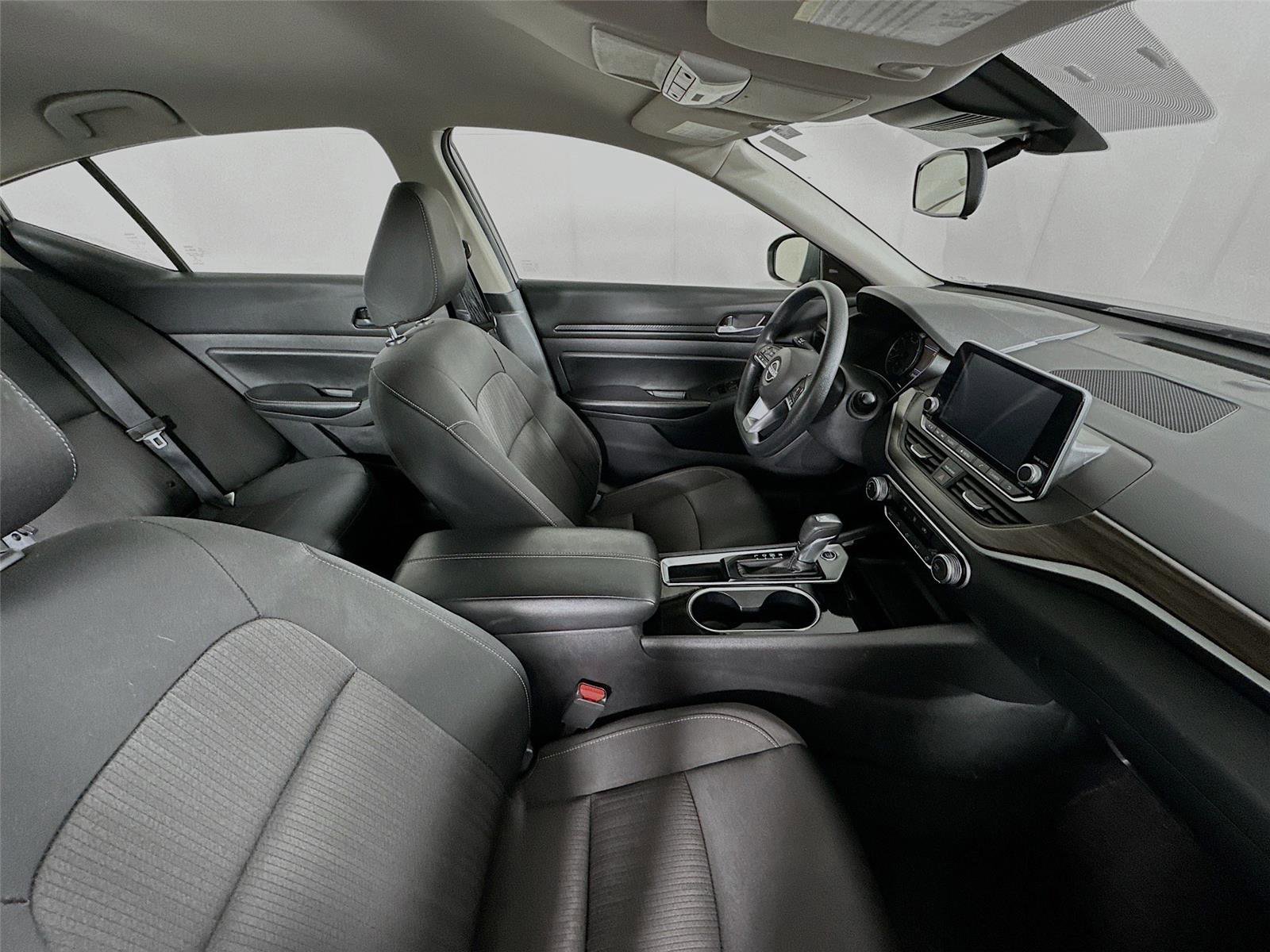 Used 2024 Nissan Altima 2.5 SV image 26