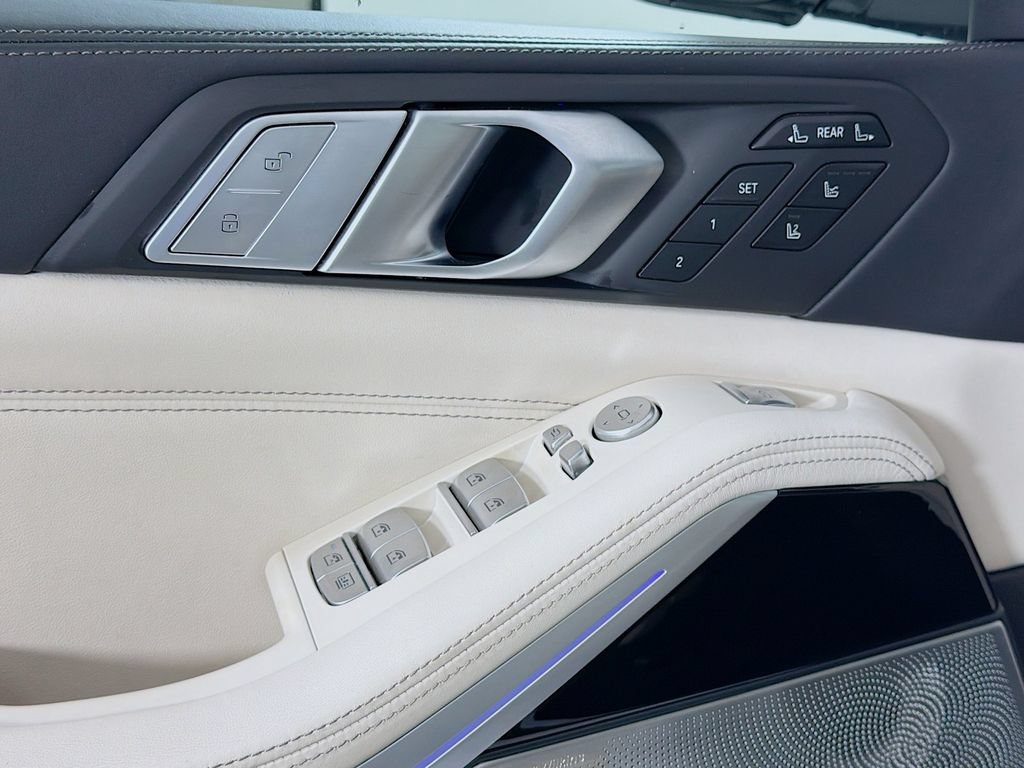 Used 2021 BMW ALPINA XB7 AWD/4WD image 21