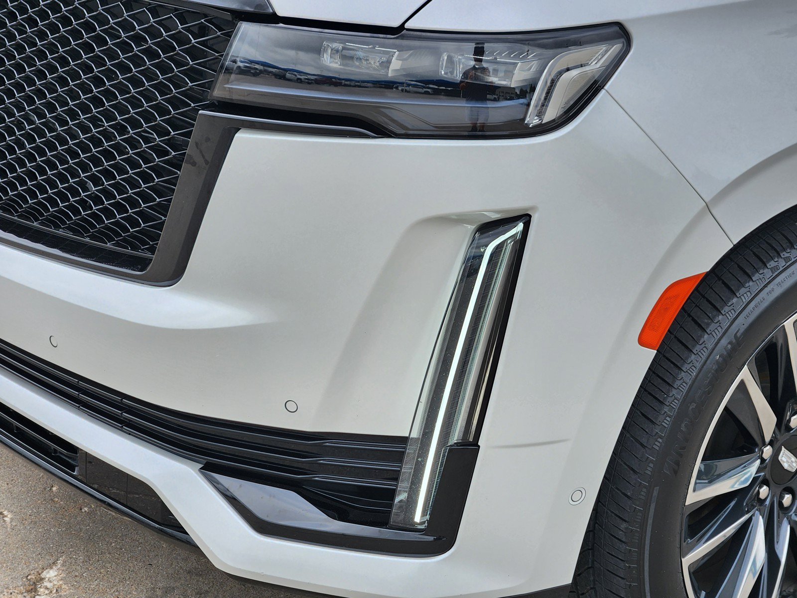Certified 2023 Cadillac Escalade Sport Platinum w/ LPO, Floor Liner Package AWD/4WD image 28