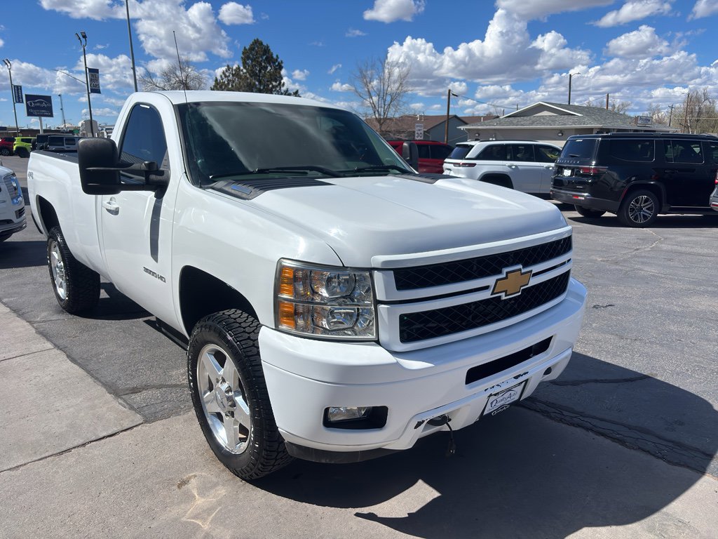 Used 2013 Chevrolet Silverado 3500 W/T w/ Snow Plow Prep Package image 4