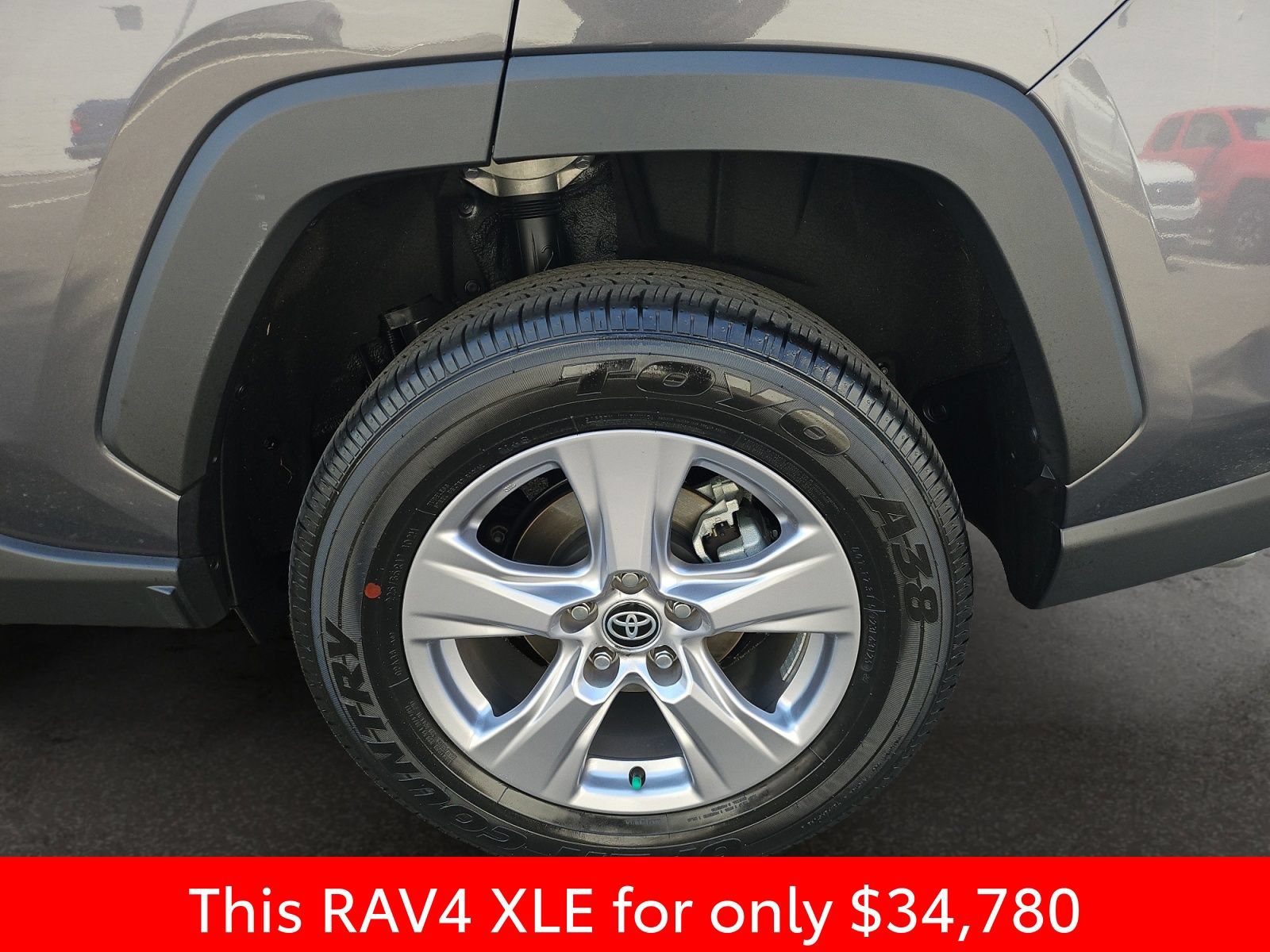 Used 2025 Toyota RAV4 XLE FWD image 46