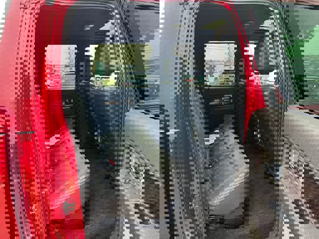 Used 2014 Ford F150 Platinum image 22