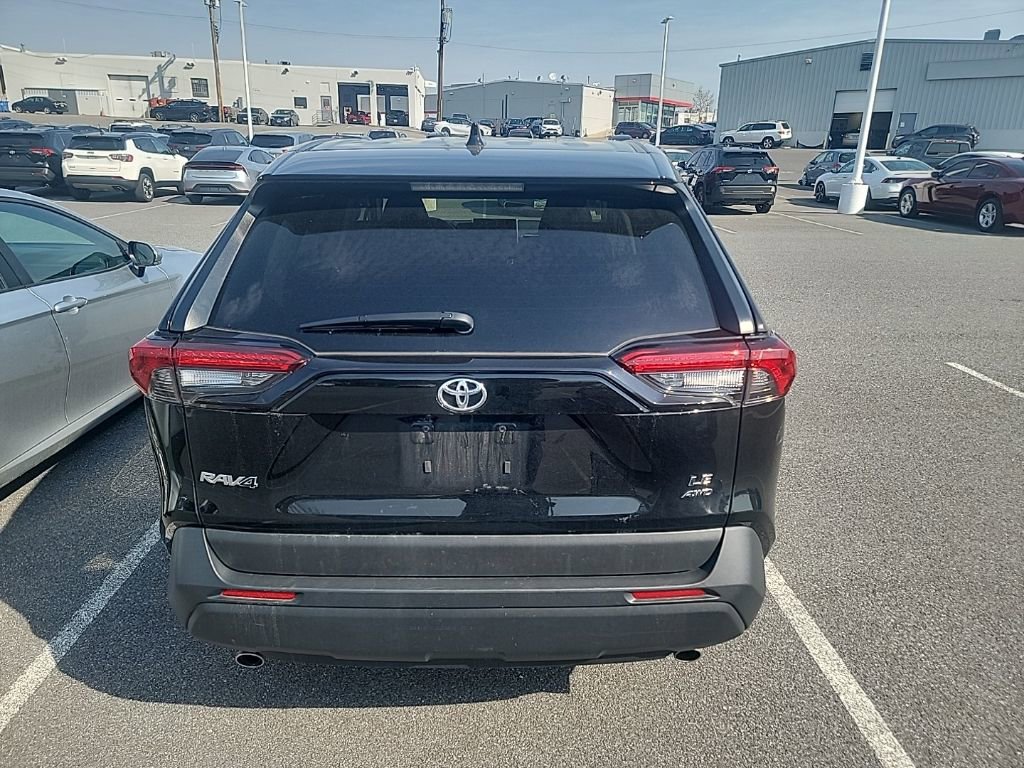 Used 2024 Toyota RAV4 LE image 8
