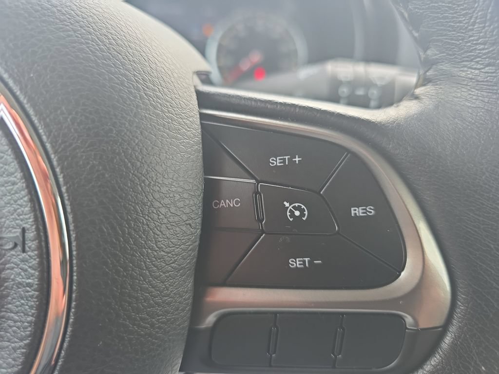 Used 2020 Jeep Renegade Limited w/ UConnect 8.4 Nav Group AWD/4WD image 29