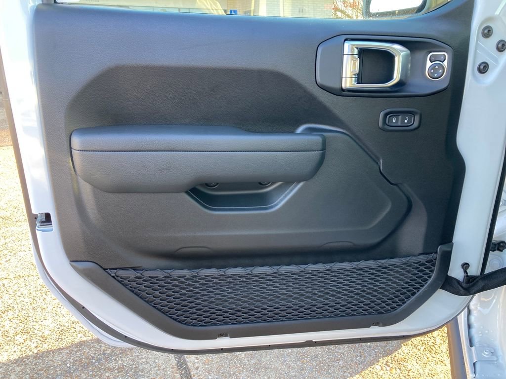 New 2025 Jeep Wrangler Rubicon image 10