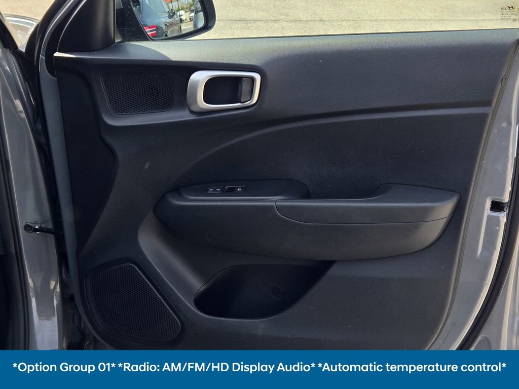 Used 2023 Hyundai Venue SEL image 8