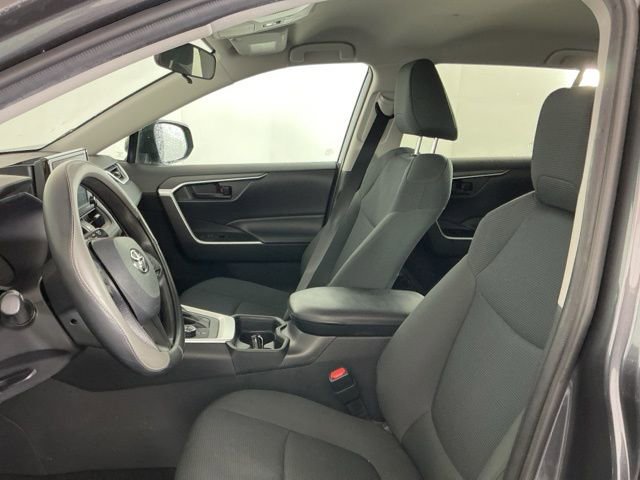 Used 2021 Toyota RAV4 LE image 14