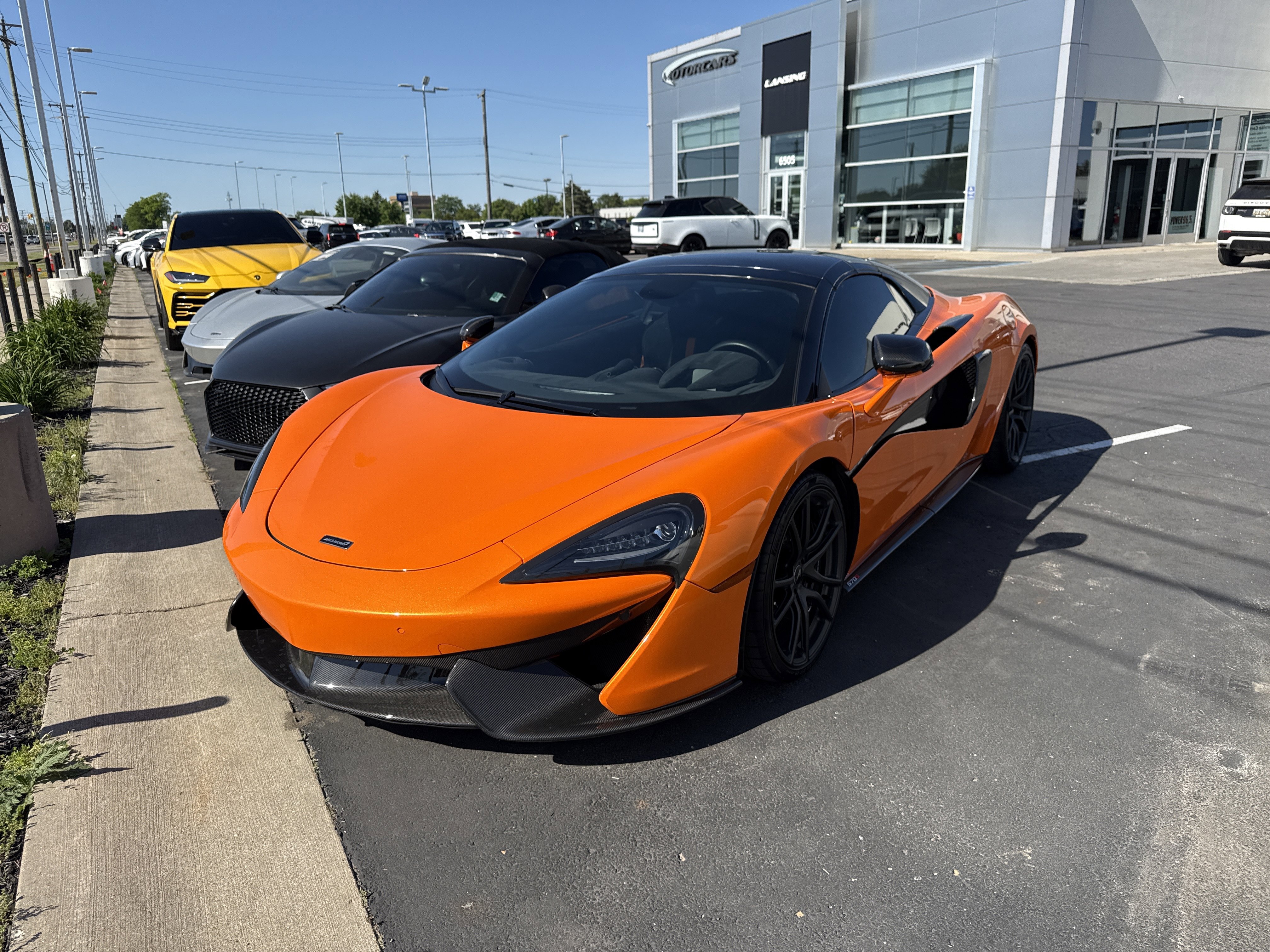 Used 2019 McLaren 570S Spider RWD image 1