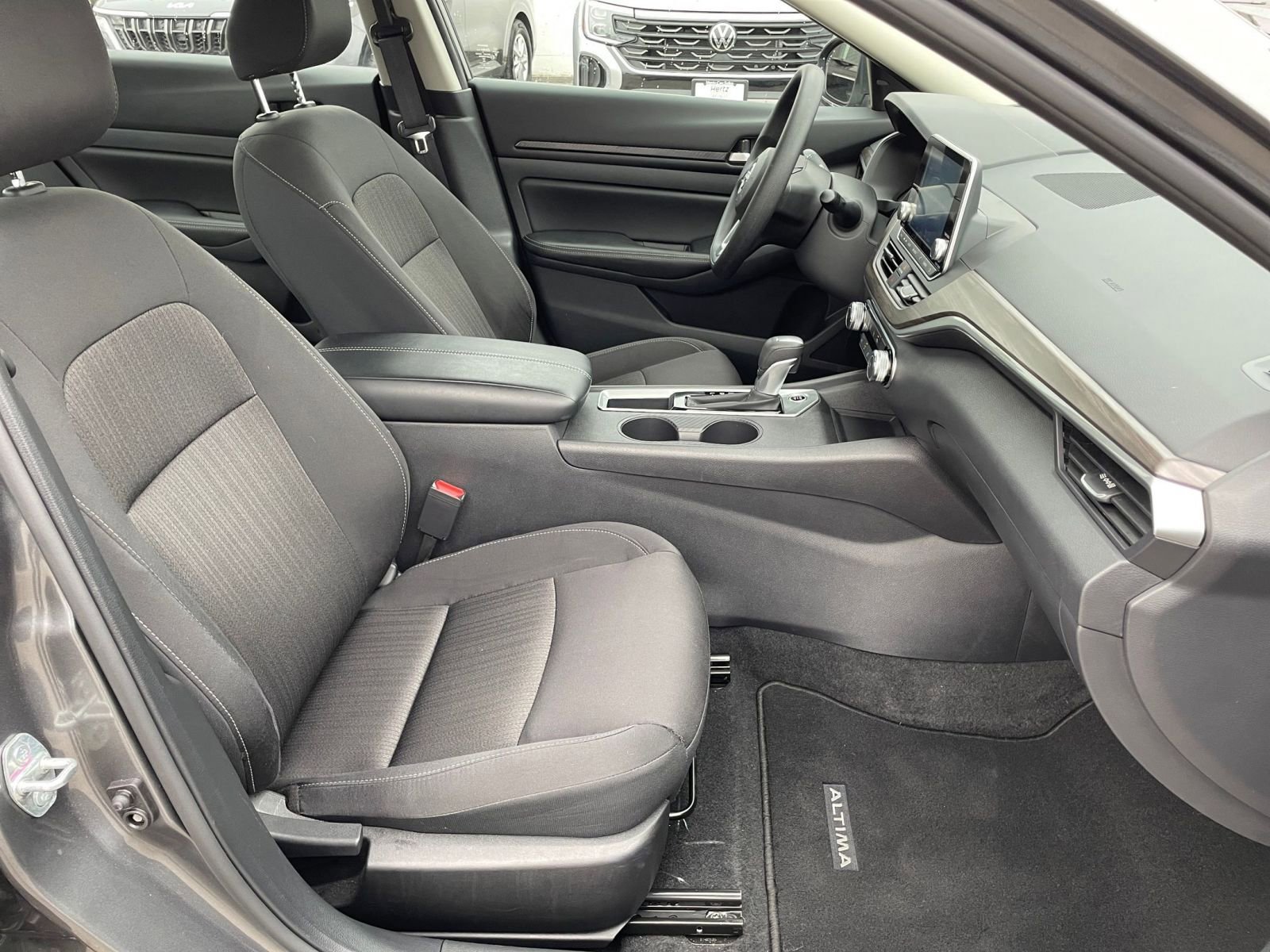 Used 2025 Nissan Altima 2.5 SV image 35