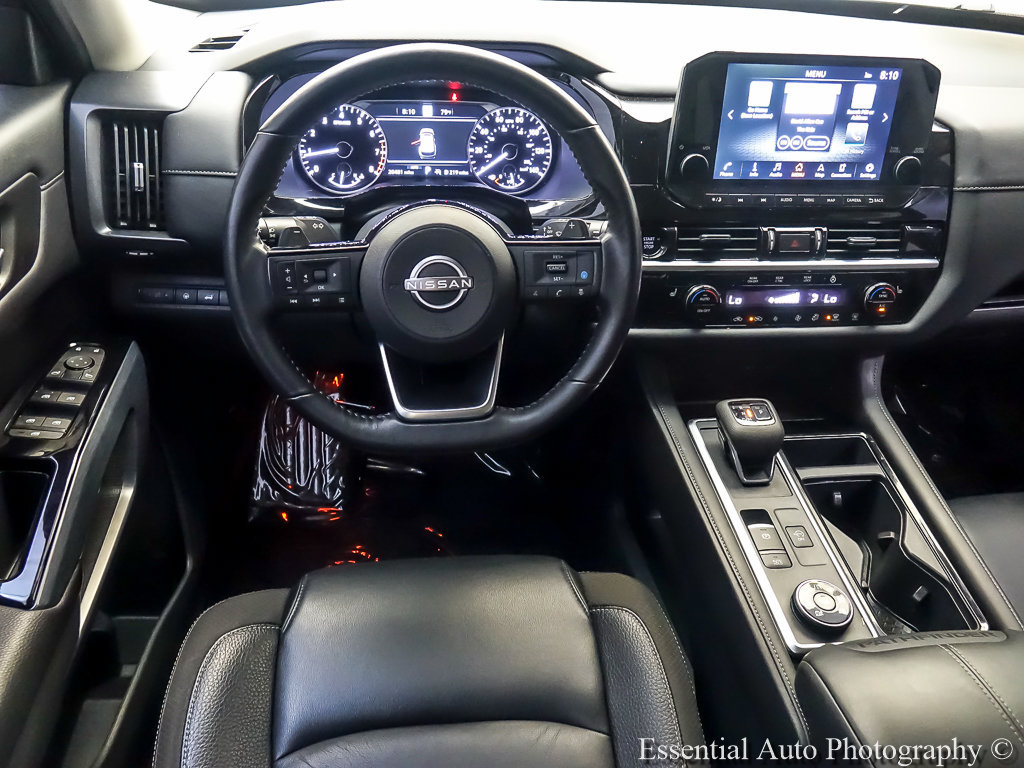 Used 2025 Nissan Pathfinder SL AWD/4WD image 13