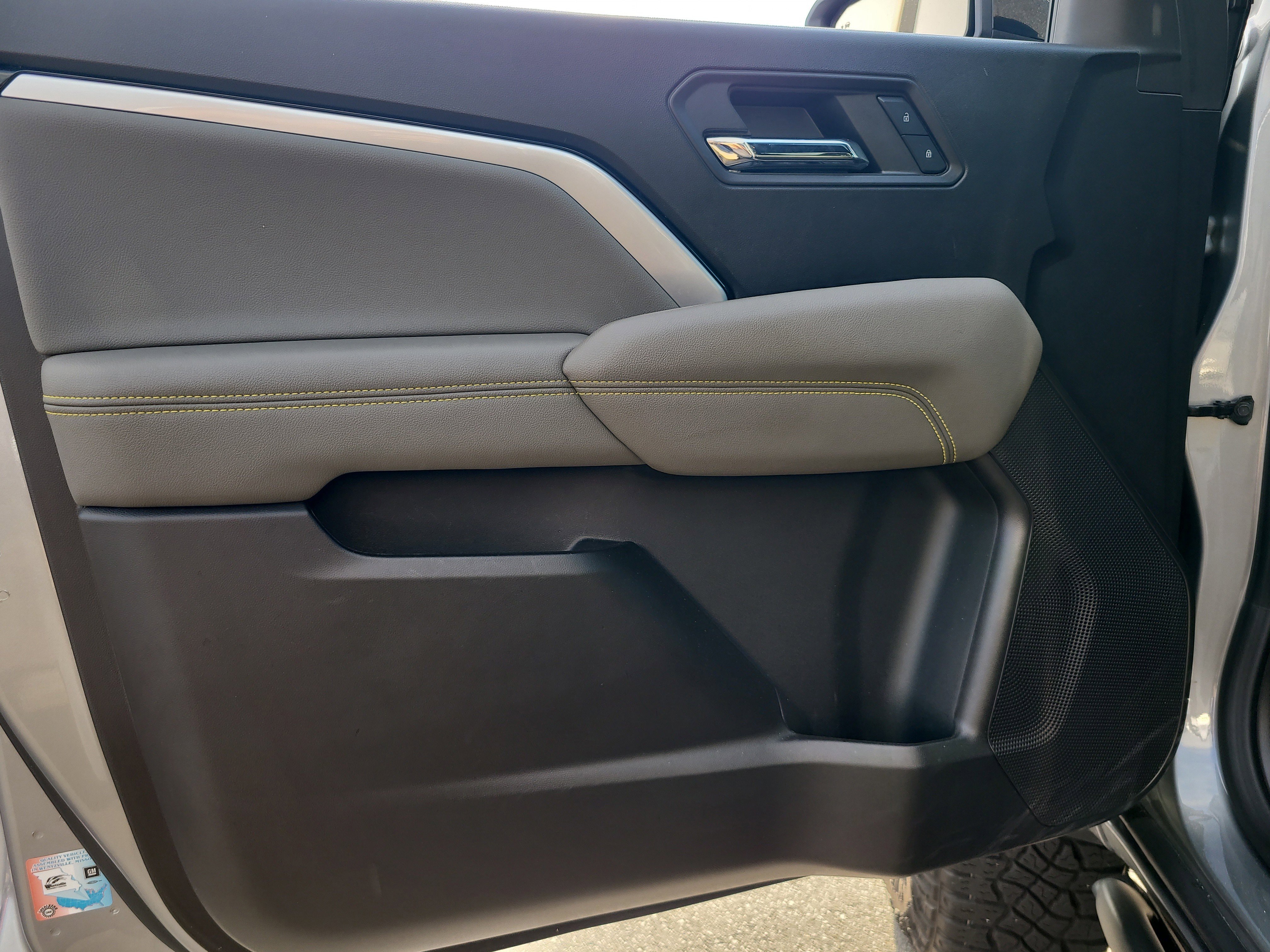 Used 2024 Chevrolet Colorado ZR2 w/ ZR2 Bison Edition image 16