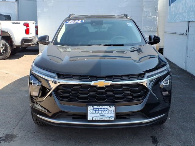 Used 2024 Chevrolet Trax LT image 2