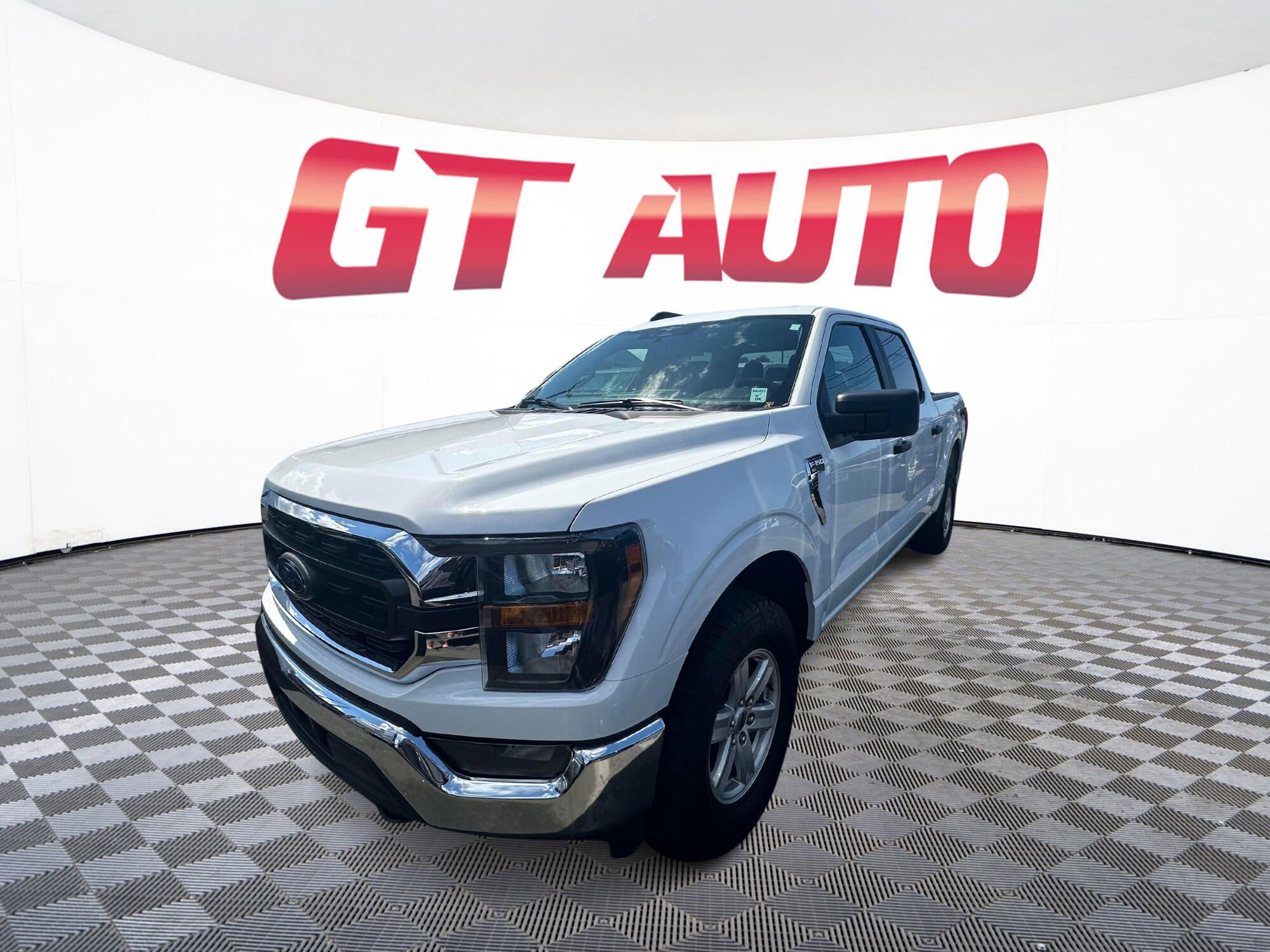 Used 2023 Ford F150 XLT image 3