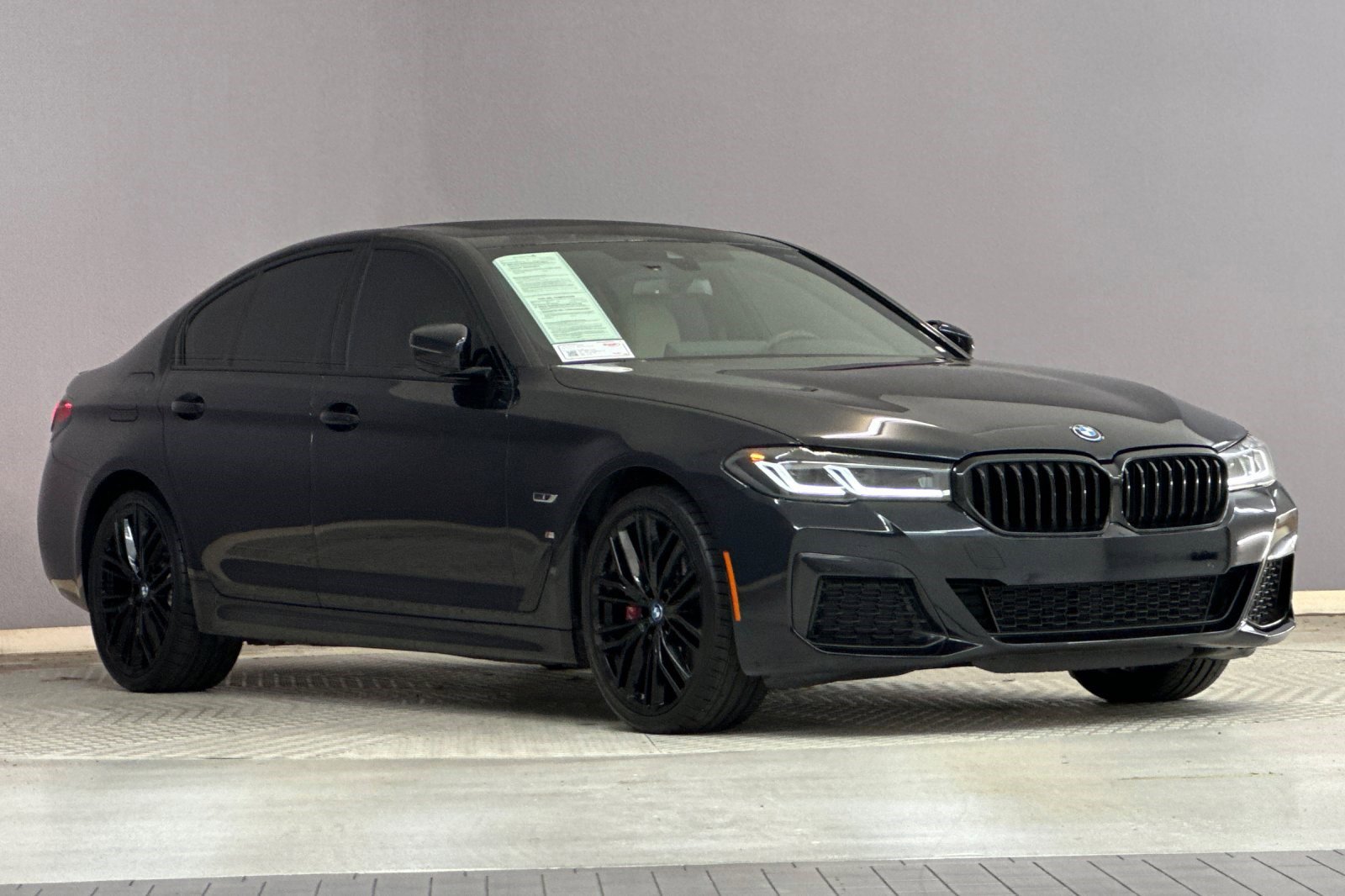 Certified 2023 BMW 530e w/ M Sport Package image 6