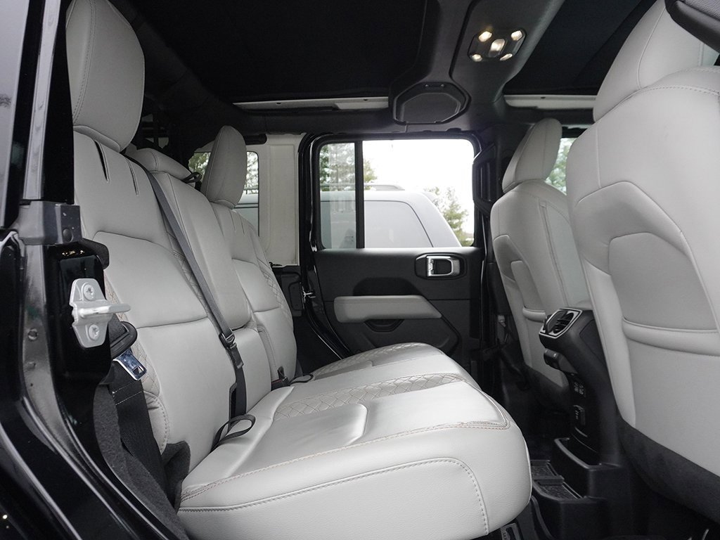 Used 2021 Jeep Wrangler Unlimited Sahara image 37