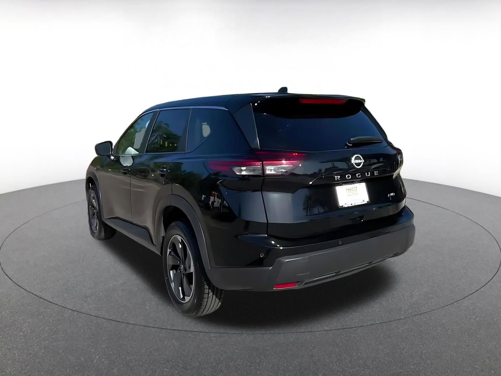 Used 2025 Nissan Rogue SV AWD/4WD image 11