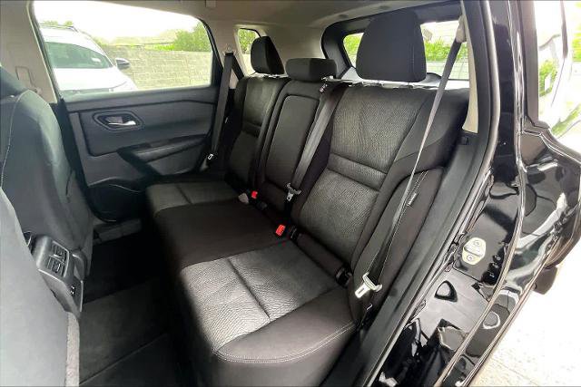 Certified 2024 Nissan Rogue SV FWD image 19