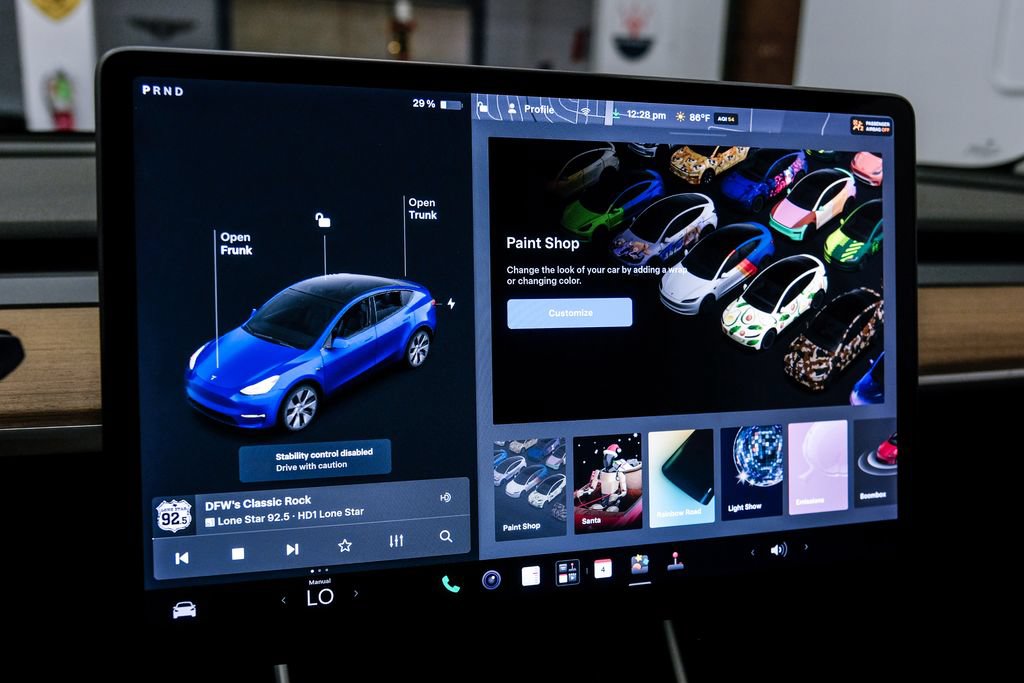 Used 2021 Tesla Model Y Long Range AWD/4WD image 34