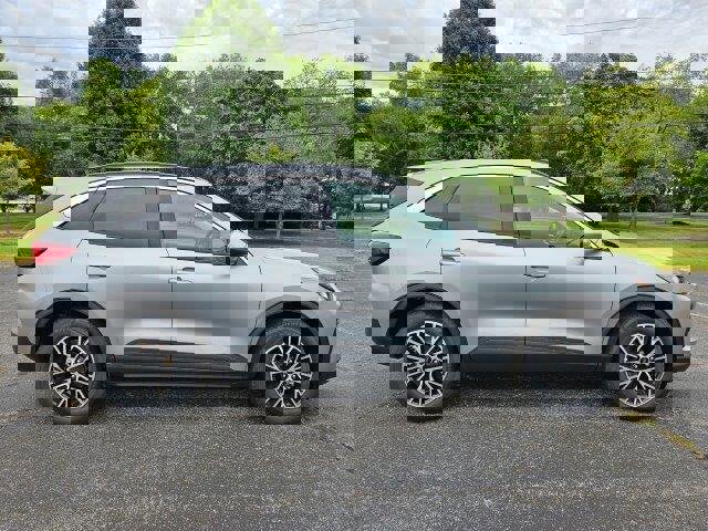 New 2024 Ford Escape SE image 9
