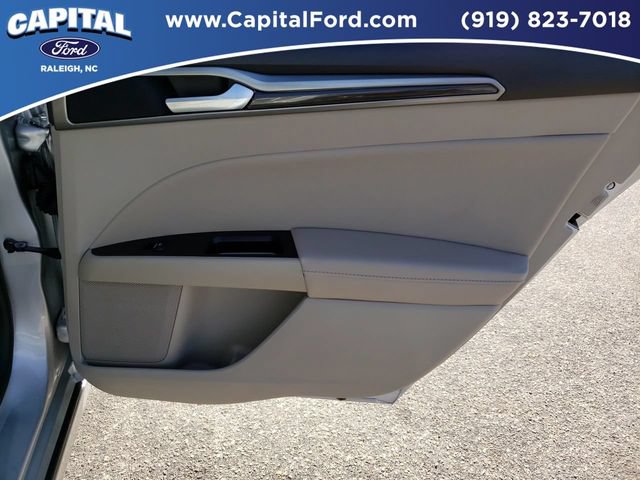 Used 2019 Ford Fusion SEL FWD image 39