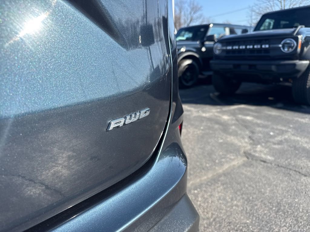 Used 2024 Ford Edge SEL w/ Convenience Package image 11