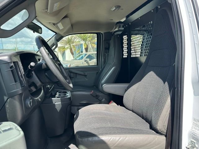 Used 2024 GMC Savana 2500 w/ Driver Convenience Package image 10